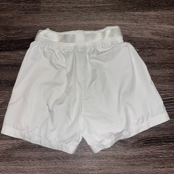 Nike Women’s Sportswear Swoosh Belted Woven Short - Picture 3 of 5